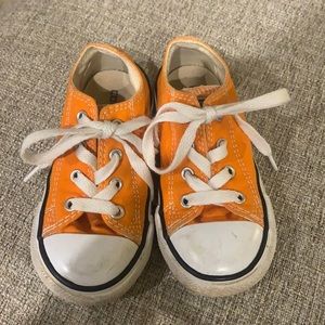 Orange Converse 8T